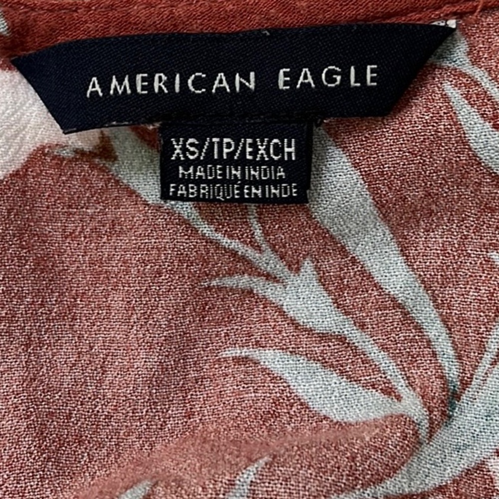 AMERICAN EAGLE Rust Colored Floral Tie Front Crop Top - Picture 9 of 10